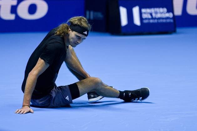 Sport Themen der Woche KW46 Sport Bilder des Tages Foto Marco Alpozzi LaPresse 13 Novembre 2023 Torino - Italia - - Tennis Nitto ATP, Tennis Herren Finals - Carlos ALCARAZ (ESP) vs Alexander ZVEREV (GER) Nella foto: Alexander Zverev (Germany) caduta November 13, 2023 Turin - Italy - Sport - Tennis Nitto ATP Finals - Carlos ALCARAZ (ESP) vs Alexander ZVEREV (GER) In the pic: Alexander Zverev (Germany)  Copyright: xMarcoxAlpozzi LaPressex