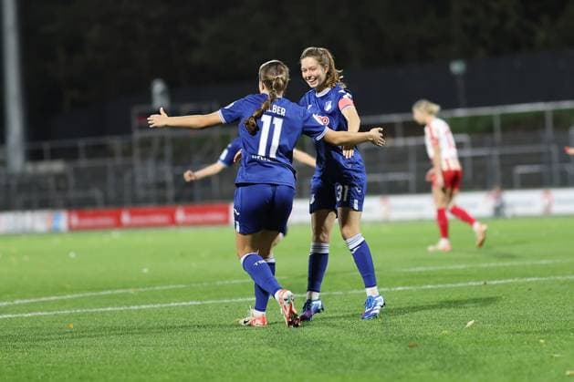 Google Pixel Frauen-Bundesliga 2023-2024, 1. FC Köln - TSG Hoffenheim Tor zum 0:1 für TSG Hoffenheim durch Mara Alber (TSG, 11), Jubel Köln Franz-Kremer-Stadion Nordrhein-Westfalen Deutschland