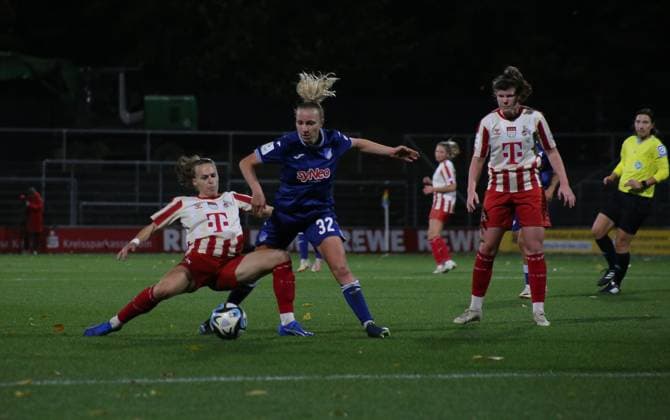 13.11.2023, xgrfx, Fussball 1.Bundesliga Damen, 1. FC Köln - TSG Hoffenheim emspor, v.l. Vanessa Diehm (TSG Hoffenheim) (DFL DFB REGULATIONS PROHIBIT ANY USE OF PHOTOGRAPHS as IMAGE SEQUENCES and or QUASI-VIDEO) Köln