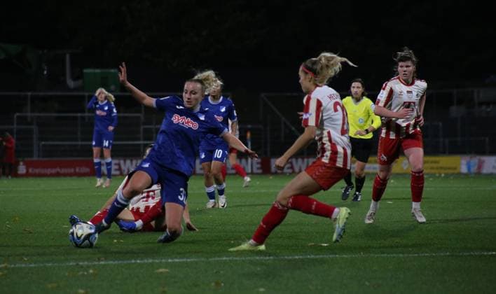 13.11.2023, xgrfx, Fussball 1.Bundesliga Damen, 1. FC Köln - TSG Hoffenheim emspor, v.l. Vanessa Diehm (TSG Hoffenheim), Janina Hechler (1.FC Köln) (DFL DFB REGULATIONS PROHIBIT ANY USE OF PHOTOGRAPHS as IMAGE SEQUENCES and or QUASI-VIDEO) Köln