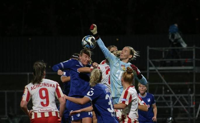 Sport Bilder des Tages 13.11.2023, xgrfx, Fussball 1.Bundesliga Damen, 1. FC Köln - TSG Hoffenheim emspor, v.l. Lisa Doorn (TSG Hoffenheim), Jasmin Pal (1.FC Köln) (DFL DFB REGULATIONS PROHIBIT ANY USE OF PHOTOGRAPHS as IMAGE SEQUENCES and or QUASI-VIDEO) Köln