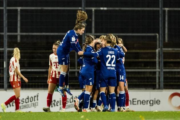 GOOGLE Pixel Frauen-Bundesliga: 1. FC Koeln - TSG Hoffenheim; 13.11.2023 Jubel zum 1:2 durch Gia Corley (TSG Hoffenheim, 10) GOOGLE Pixel Frauen-Bundesliga: 1. FC Koeln - TSG Hoffenheim, Koeln, Franz-Kremer-Stadion DFB REGULATIONS PROHIBIT ANY USE OF PHOTOGRAPHS AS IMAGE SEQUENCES AND OR QUASI-VIDEO. Copyright: xBEAUTIFULxSPORTS Wunderlx