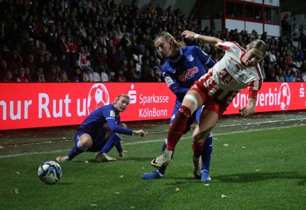 13.11.2023, xgrfx, Fussball 1.Bundesliga Damen, 1. FC Köln - TSG Hoffenheim emspor, v.l. Sharon Beck (1.FC Köln), Sarai Linder (TSG Hoffenheim) (DFL DFB REGULATIONS PROHIBIT ANY USE OF PHOTOGRAPHS as IMAGE SEQUENCES and or QUASI-VIDEO) Köln