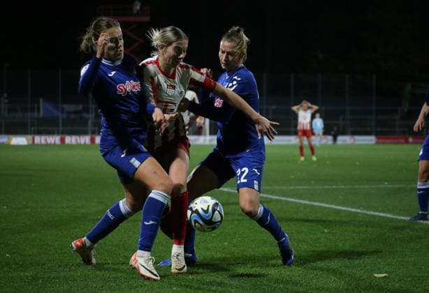 13.11.2023, xgrfx, Fussball 1.Bundesliga Damen, 1. FC Köln - TSG Hoffenheim emspor, v.l. Mara alber (TSG Hoffenheim), Sharon Beck (1.FC Köln), Sarai Linder (TSG Hoffenheim) (DFL DFB REGULATIONS PROHIBIT ANY USE OF PHOTOGRAPHS as IMAGE SEQUENCES and or QUASI-VIDEO) Köln