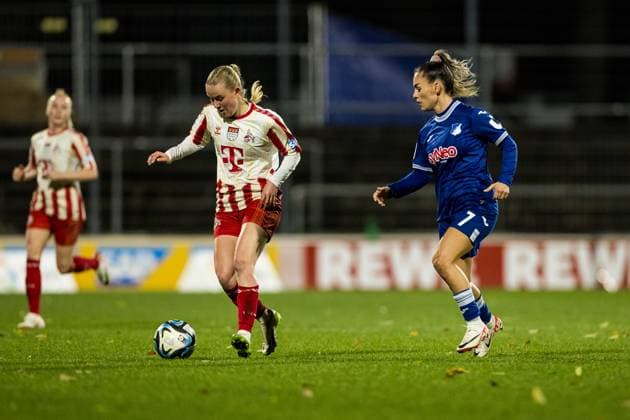 GOOGLE Pixel Frauen-Bundesliga: 1. FC Koeln - TSG Hoffenheim; 13.11.2023 Zweikampf Carlotta Imping (1. FC Koeln, 14), Ereleta Memeti (TSG Hoffenheim, 07) GOOGLE Pixel Frauen-Bundesliga: 1. FC Koeln - TSG Hoffenheim, Koeln, Franz-Kremer-Stadion DFB REGULATIONS PROHIBIT ANY USE OF PHOTOGRAPHS AS IMAGE SEQUENCES AND OR QUASI-VIDEO. Copyright: xBEAUTIFULxSPORTS Wunderlx