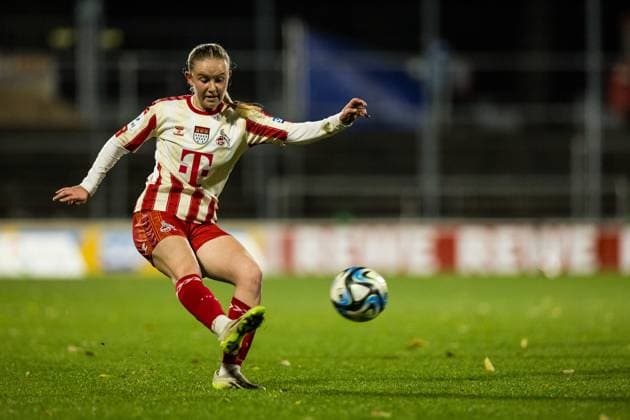GOOGLE Pixel Frauen-Bundesliga: 1. FC Koeln - TSG Hoffenheim; 13.11.2023 Carlotta Imping (1. FC Koeln, 14) schiesst GOOGLE Pixel Frauen-Bundesliga: 1. FC Koeln - TSG Hoffenheim, Koeln, Franz-Kremer-Stadion DFB REGULATIONS PROHIBIT ANY USE OF PHOTOGRAPHS AS IMAGE SEQUENCES AND OR QUASI-VIDEO. Copyright: xBEAUTIFULxSPORTS Wunderlx