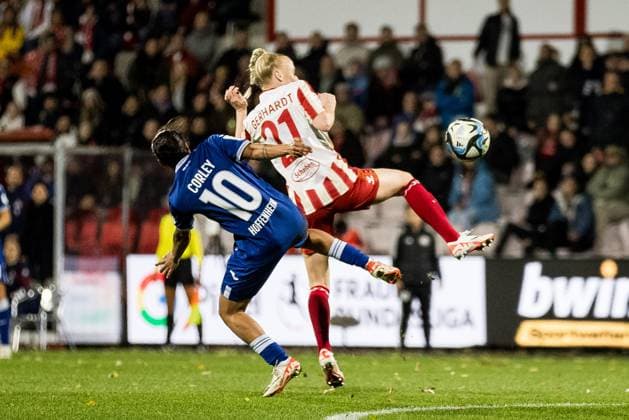 GOOGLE Pixel Frauen-Bundesliga: 1. FC Koeln - TSG Hoffenheim; 13.11.2023 Zweikampf Gia Corley (TSG Hoffenheim, 10), Anna Gerhardt (1. FC Koeln, 21) GOOGLE Pixel Frauen-Bundesliga: 1. FC Koeln - TSG Hoffenheim, Koeln, Franz-Kremer-Stadion DFB REGULATIONS PROHIBIT ANY USE OF PHOTOGRAPHS AS IMAGE SEQUENCES AND OR QUASI-VIDEO. Copyright: xBEAUTIFULxSPORTS Wunderlx