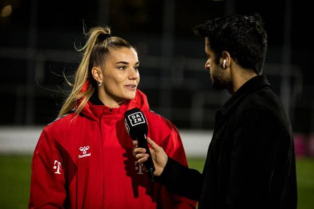 GOOGLE Pixel Frauen-Bundesliga: 1. FC Koeln - TSG Hoffenheim; 13.11.2023 Selina Cerci (1. FC Koeln, 29) im DAZN Interview GOOGLE Pixel Frauen-Bundesliga: 1. FC Koeln - TSG Hoffenheim, Koeln, Franz-Kremer-Stadion DFB REGULATIONS PROHIBIT ANY USE OF PHOTOGRAPHS AS IMAGE SEQUENCES AND OR QUASI-VIDEO. Copyright: xBEAUTIFULxSPORTS Wunderlx