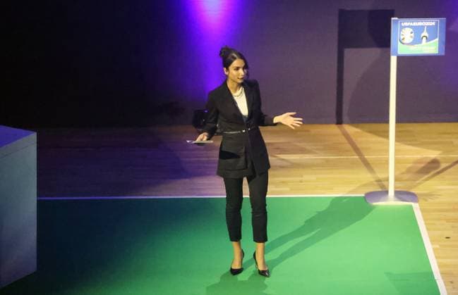 13.11.23 Podiums-Talk Vielfalt vereint!? Deutschland, Stuttgart, 13.11.2023, Fussball, UEFA EURO, EM, Europameisterschaft,Fussball 2024, Host City Stuttgart, Podiums-Talk Vielfalt vereint!? : Lea Wagner (Moderatorin).