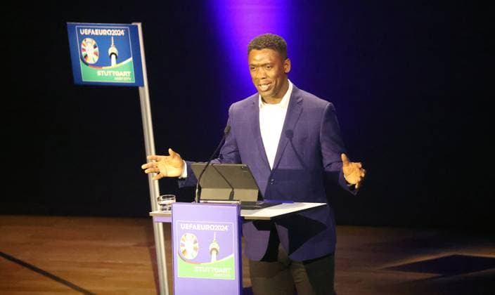 13.11.23 Podiums-Talk Vielfalt vereint!? Deutschland, Stuttgart, 13.11.2023, Fussball, UEFA EURO, EM, Europameisterschaft,Fussball 2024, Host City Stuttgart, Podiums-Talk Vielfalt vereint!? : Clarence Seedorf (UEFA Botschafter).
