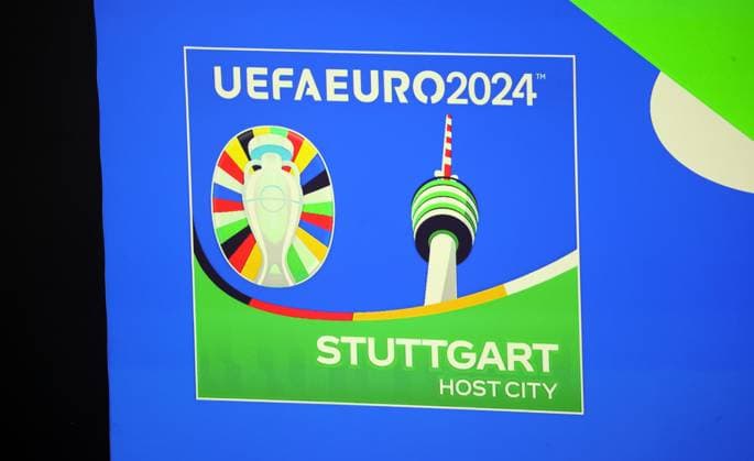 13.11.23 Podiums-Talk Vielfalt vereint!? Deutschland, Stuttgart, 13.11.2023, Fussball, UEFA EURO, EM, Europameisterschaft,Fussball 2024, Host City Stuttgart, Podiums-Talk Vielfalt vereint!? : Logo Schriftzug Feature UEFA EURO 2024.