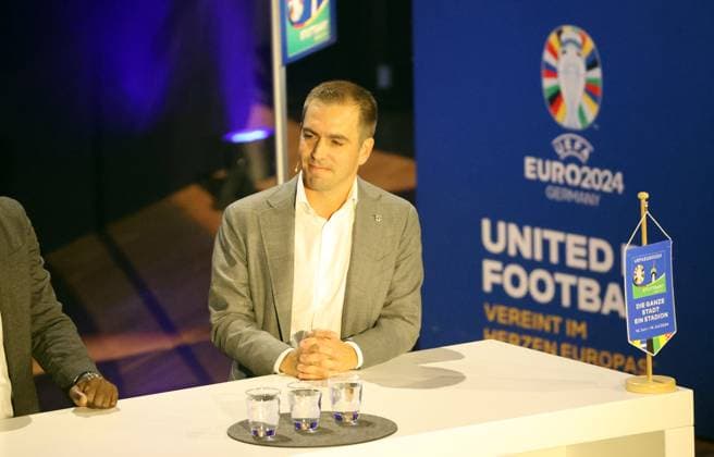 13.11.23 Podiums-Talk Vielfalt vereint!? Deutschland, Stuttgart, 13.11.2023, Fussball, UEFA EURO, EM, Europameisterschaft,Fussball 2024, Host City Stuttgart, Podiums-Talk Vielfalt vereint!? : Philipp Lahm (Turnierdirektor UEFA EURO 2024).