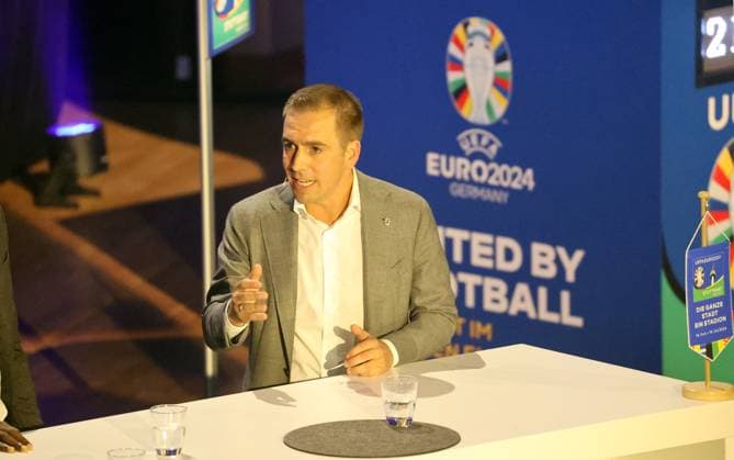 13.11.23 Podiums-Talk Vielfalt vereint!? Deutschland, Stuttgart, 13.11.2023, Fussball, UEFA EURO, EM, Europameisterschaft,Fussball 2024, Host City Stuttgart, Podiums-Talk Vielfalt vereint!? : Philipp Lahm (Turnierdirektor UEFA EURO 2024).