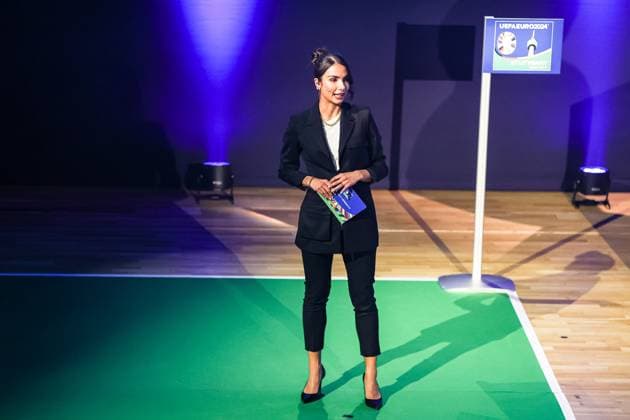 Moderatorin Lea Wagner Wuerttembergischer Fussballverband Podiumstalk in der Liederhalle Stuttgart, Vielfalt vereint Euro 2024, 13.11.2023 Wuerttembergischer Fussballverband Podiumstalk in der Liederhalle Stuttgart, 13.11.2023 Stuttgart Copyright: xEibner-Pressefoto RogerxBuerkex EP RBE