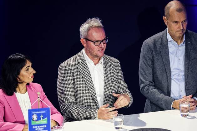 Alexander Wehrle (Aufsichtsratsvorsitzender der DFB GmbH & Co. KG und Vorstandsvorsitzender der VfB Stuttgart 1893 AG) Wuerttembergischer Fussballverband Podiumstalk in der Liederhalle Stuttgart, Vielfalt vereint Euro 2024, 13.11.2023 Wuerttembergischer Fussballverband Podiumstalk in der Liederhalle Stuttgart, 13.11.2023 Stuttgart Copyright: xEibner-Pressefoto RogerxBuerkex EP RBE