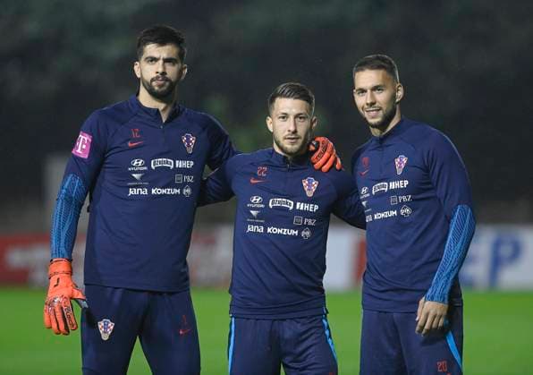 Croatia, Zagreb, 141123. Players Nediljko Labrovic, Marco Pasalic and Marko Pjaca at the training of the Croatian national football team as part of the preparations before the UEFA EURO, EM, Europameisterschaft,Fussball 2024 qualification match against the national team, Nationalteam of Latvia and Armenia. Photo: Ronald Gorsic CROPIX Copyright: xxRonaldxGorsicx xCROPIXx reprezentacija_trening12-141123