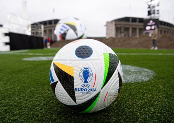 Fussball, Saison 2023 2024, Vorstellung des offiziellen Spielballs der UEFA EURO, EM, Europameisterschaft,Fussball 2024, der Ball, 15.11. 2023, Copyright: xSebastianxRäppold MatthiasxKochx