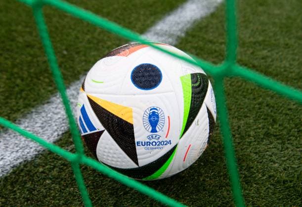 Fussball, Saison 2023 2024, Vorstellung des offiziellen Spielballs der UEFA EURO, EM, Europameisterschaft,Fussball 2024, der Ball, 15.11. 2023, Copyright: xSebastianxRäppold MatthiasxKochx
