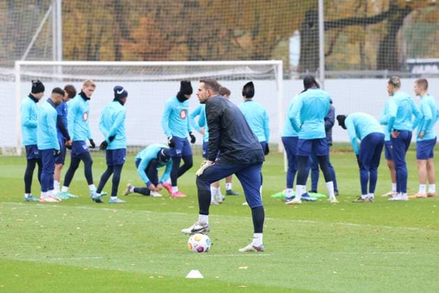 DEU, DFL, 2. FBL Hertha BSC, Training, 15.11.2023, Sportforum, Berlin, DEU, DFL, 2. FBL Hertha BSC, Training, im Bild Marius Gersbeck (Hertha BSC Berlin 35), Hertha-Spielerkreis DFL - regulations prohibit any use of Photographs as image sequences and or quasi-video Foto: Juergen Engler nordphoto GmbH