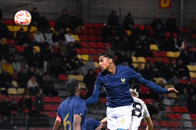 YONI GOMIS ( 4 - France ) during the match between France and Estonia U19 at Stade de la Source on November 15, 2023 in Orleans, France. ( Photo by federico pestellini panoramic ) - FOOTBALL : France vs Estonie U19 - Orleans - 15 11 2023 FedericoPestellini Panoramic 