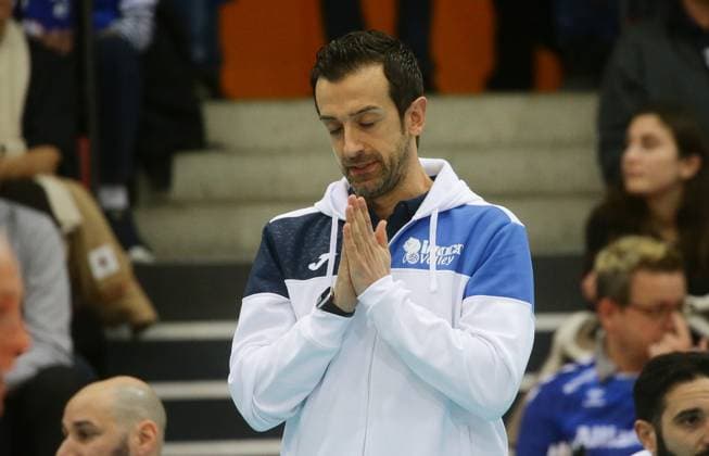 Stuttgart , Volleyball CEV Champions League , Allianz MTV Stuttgart vs. Imoco Volley Conegliano , Trainer Daniele Santarelli ( Coneglione )