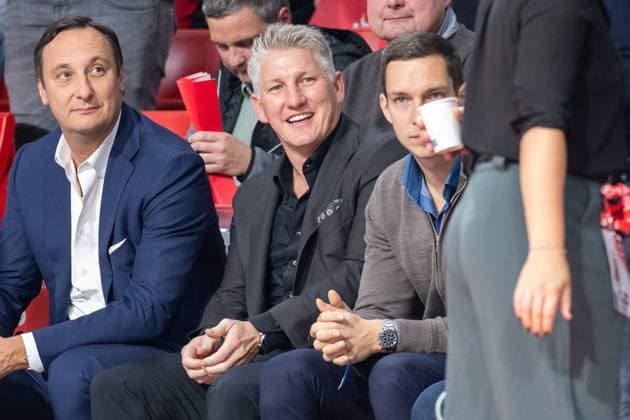 Sport Themen der Woche KW46 Sport Bilder des Tages Basti Schweinsteiger zu Gast beim FC Bayern Basketball, FC Bayern Basketball vs. Partizan Mozzart Bet Belgrad, Basketball Euroleague, 8. Spieltag, 15.11.2023 Muenchen Bayern Deutschland *** Basti Schweinsteiger as a guest at FC Bayern Basketball, FC Bayern Basketball vs Partizan Mozzart Bet Belgrade, Basketball Euroleague, Matchday 8, 15 11 2023 Munich Bavaria Germany Copyright: xkolbert-press UlrichxGamelx