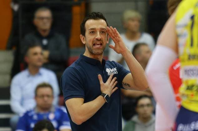 Stuttgart , Volleyball CEV Champions League , Allianz MTV Stuttgart vs. Imoco Volley Conegliano , Trainer Daniele Santarelli ( Imoco )
