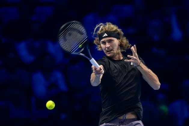Nitto ATP, Tennis Herren Finals - Day Four Alexander Zverev of Germany plays a forehand during the round robin singles match against Daniil Medvedev of Russia during day four of the Nitto ATP Finals. Turin Italy Copyright: xNicolòxCampox