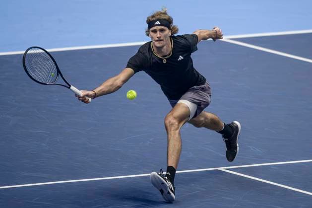 Nitto ATP, Tennis Herren Finals - Day Four Alexander Zverev of Germany plays a forehand during the round robin singles match against Daniil Medvedev of Russia during day four of the Nitto ATP Finals. Turin Italy Copyright: xNicolòxCampox