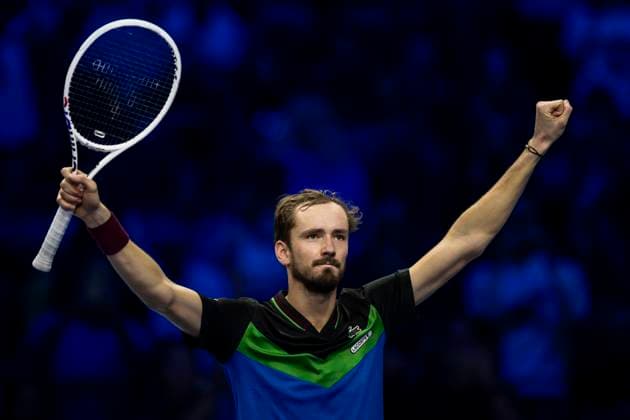 Nitto ATP, Tennis Herren Finals - Day Four Daniil Medvedev of Russia celebrates the victory at the end of the round robin singles match against Alexander Zverev of Germany during day four of the Nitto ATP Finals. Turin Italy Copyright: xNicolòxCampox