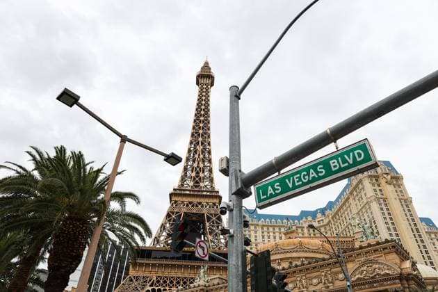 illustration the strip, eiffel tower during the 2023 Formula 1 Heineken Silver Las Vegas Grand Prix, 21th round of the 2023 Formula One World Championship, WM, Weltmeisterschaft from November 17 to 19, 2023 on the Las Vegas Strip Circuit, in Las Vegas, USA - F1 - LAS VEGAS GRAND PRIX 2023 DPPI Panoramic  00123046_AV6_3069
