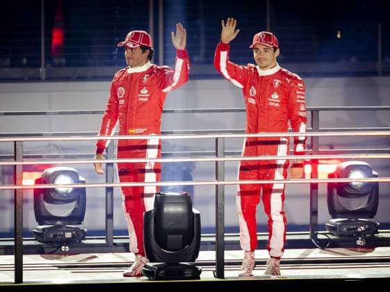 LAS VEGAS - Carlos Sainz (Ferrari) and Charles Leclerc (Ferrari) during the opening ceremony prior to the Formula 1 Grand Prix at the Las Vegas Strip Circuit. ANP SEM VAN DER WAL F1 Grand Prix of Las Vegas - Previews 2022 23 xVIxANPxSportx xxANPxIVx 483992505 originalFilename: 483992505.jpg