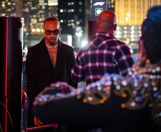 LAS VEGAS - Lewis Hamilton (Mercedes) arrives for the media day prior to the Formula 1 Grand Prix at the Las Vegas Strip Circuit. ANP SEM VAN DER WAL F1 Grand Prix of Las Vegas - Previews 2022 23 xVIxANPxSportx xxANPxIVx 483994336 originalFilename: 483994336.jpg