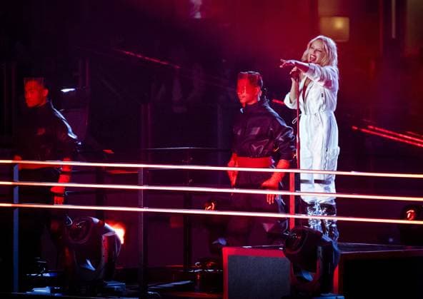 LAS VEGAS - Kylie Minogue during the opening ceremony prior to the Formula 1 Grand Prix at the Las Vegas Strip Circuit. ANP SEM VAN DER WAL F1 Grand Prix of Las Vegas - Previews 2022 23 xVIxANPxSportx xxANPxIVx 483996291 originalFilename: 483996291.jpg