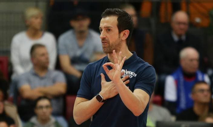 Stuttgart , Volleyball CEV Champions League , Allianz MTV Stuttgart vs. Imoco Volley Conegliano , Trainer Daniele Santarelli ( ( Imoco )
