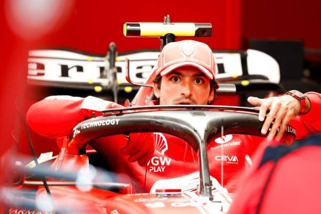 55 Carlos Sainz (ESP, Scuderia Ferrari), F1 Grand Prix of Las Vegas at Las Vegas Strip Circuit on November 15, 2023 in Las Vegas, United States of America. (Photo by HOCH ZWEI) Las Vegas United States of America