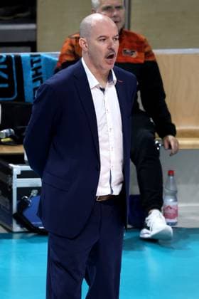 DEU, DVV, 1.VBL, BR Volleys vs. Bitterfeld-Wolfen, 15.11.2023, Max-Schmeling-Halle, Berlin, DEU, DVV, 1.VBL, BR Volleys vs. Bitterfeld-Wolfen, im Bild Trainer Joel Banks (BR Volleys) Foto: Juergen Engler nordphoto GmbH
