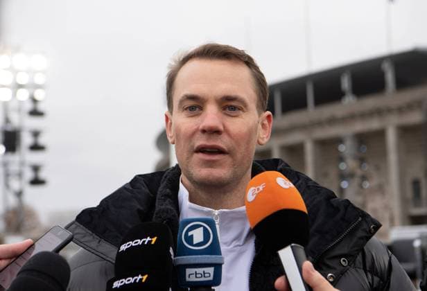 Fussball, Saison 2023 2024, Vorstellung des offiziellen Spielballs der UEFA EURO, EM, Europameisterschaft,Fussball 2024, Medienrunde mit Torhüter Manuel Neuer (FC Bayern München), 15.11. 2023, Copyright: xSebastianxRäppold MatthiasxKochx