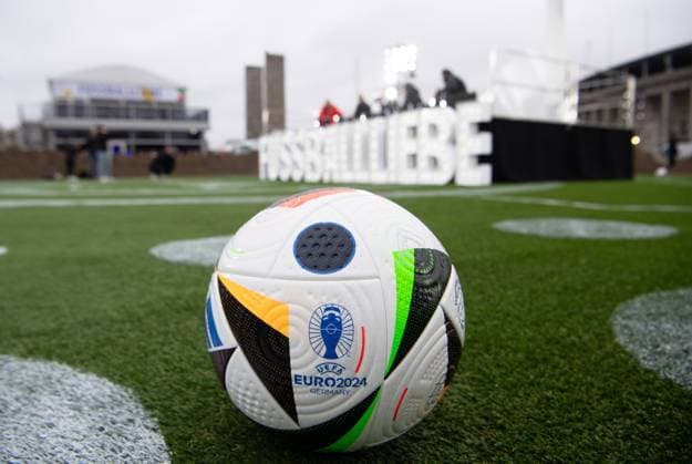 Fussball, Saison 2023 2024, Vorstellung des offiziellen Spielballs der UEFA EURO, EM, Europameisterschaft,Fussball 2024, der Ball, 15.11. 2023, Copyright: xSebastianxRäppold MatthiasxKochx