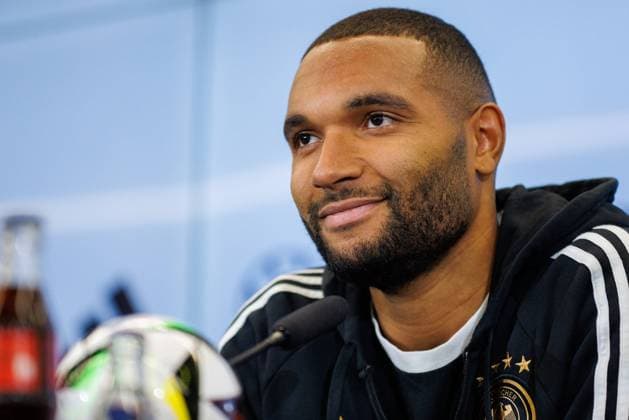 Sport Themen der Woche KW46 Sport Bilder des Tages Training DFB Maenner-Nationalmannschaft, DFB-Campus Frankfurt, 16.11.2023 Jonathan Tah (Bayer Leverkusen) auf der Pressekonferenz; PK; Training DFB Maenner-Nationalmannschaft, DFB-Campus Frankfurt, 16.11.2023 *** Training DFB Maenner Nationalmannschaft, DFB Campus Frankfurt, 16 11 2023 Jonathan Tah Bayer Leverkusen at the press conference PK Training DFB Maenner Nationalmannschaft, DFB Campus Frankfurt, 16 11 2023 Copyright: xBEAUTIFULxSPORTS Hahnex