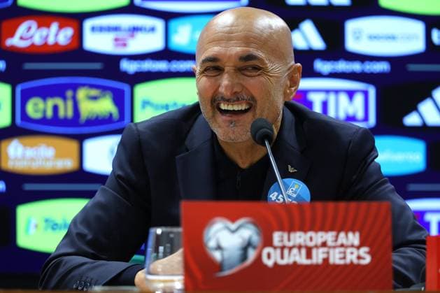 Sport Themen der Woche KW46 Sport Bilder des Tages UEFA EURO, EM, Europameisterschaft,Fussball 2024, European Qualifiers, press conference, PK, Pressekonferenz Luciano Spalletti and Federico Chiesa before match ITALY VS NORTH MACEDONIA Rome, Italy 16.11.2023: Luciano Spalletti of Italy coach manager during press conference. Day Md-1, before football match UEFA EURO 2024, European Qualifiers Italy vs North Macedonia at OLYMPIC STADIUM in Rome Rome Olympic italy italy Copyright: xmarcoxiacobucci