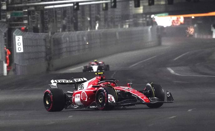 16.11.2023, Las Vegas Street Circuit, Las Vegas, FORMULA 1 HEINEKEN SILVER LAS VEGAS GRAND PRIX 2023 ,im Bild Carlos Sainz Jr. (ESP), Scuderia Ferrari Las Vegas Las Vegas Street Circuit United States