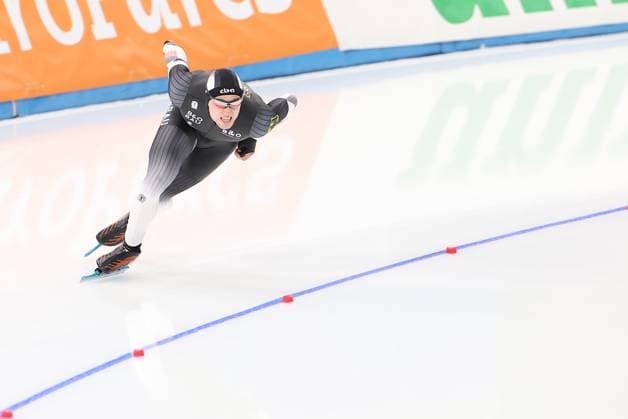 Sport Themen der Woche KW46 (231117) -- BEIJING, Nov. 17, 2023 -- Hendrik Dombek of Germany competes during the 1st 500m Men Division B on Day 1 of ISU World Cup Speed skating, Eisschnelllauf at National Speed Skating Oval in Beijing, capital of China, Nov. 17, 2023. ) (SP)CHINA-BEIJING-SPEED SKATING-ISU WORLD CUP-DAY 1(CN) DingxXu 