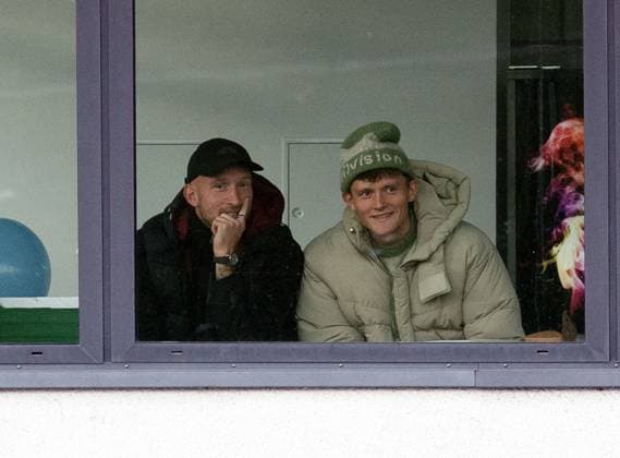 Fussball, Herren, Saison 2023 24, Testspiel, Hertha BSC - VSG Altglienicke, v.l. Toni Leistner (Hertha BSC), Fabian Reese (Hertha BSC), 16.11. 2023, Copyright: xSebastianxRäppold MatthiasxKochx