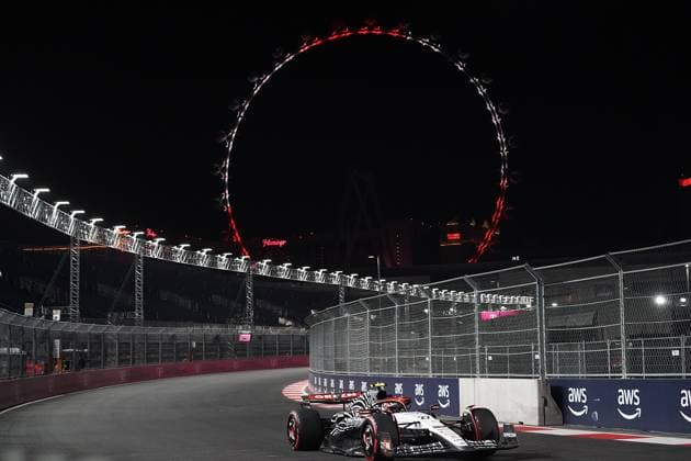 17.11.2023, Las Vegas Street Circuit, Las Vegas, FORMULA 1 HEINEKEN SILVER LAS VEGAS GRAND PRIX 2023 ,im Bild Yuki Tsunoda (JPN), Scuderia AlphaTauri Las Vegas Las Vegas Street Circuit United States