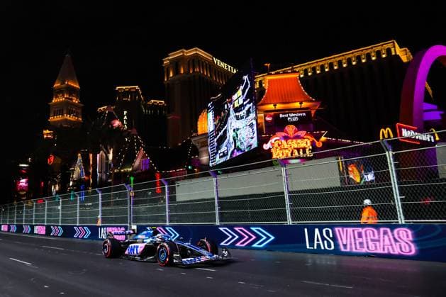 10 GASLY Pierre (fra), Alpine F1 Team A523, action during the 2023 Formula 1 Heineken Silver Las Vegas Grand Prix, 21th round of the 2023 Formula One World Championship, WM, Weltmeisterschaft from November 17 to 19, 2023 on the Las Vegas Strip Circuit, in Las Vegas, USA - F1 - LAS VEGAS GRAND PRIX 2023 DPPI Panoramic  00123046_AV6_5962