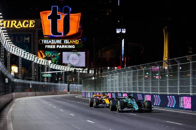18 STROLL Lance (can), Aston Martin F1 Team AMR23, action during the 2023 Formula 1 Heineken Silver Las Vegas Grand Prix, 21th round of the 2023 Formula One World Championship, WM, Weltmeisterschaft from November 17 to 19, 2023 on the Las Vegas Strip Circuit, in Las Vegas, USA - F1 - LAS VEGAS GRAND PRIX 2023 DPPI Panoramic  00123046_AV6_6099