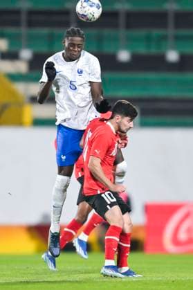 SOCCER - UEFA U21, U 21 EURO quali, AUT vs FRA RIED,AUSTRIA,17.NOV.23 - SOCCER - UEFA European Under-21 Championship 2025, qualifiers, OEFB international match, Länderspiel, Nationalmannschaft Austria vs France. Image shows Chimuanya Ugochukwu (FRA) and Yusuf Demir (AUT).  GEPAxpictures xChristianxMoser