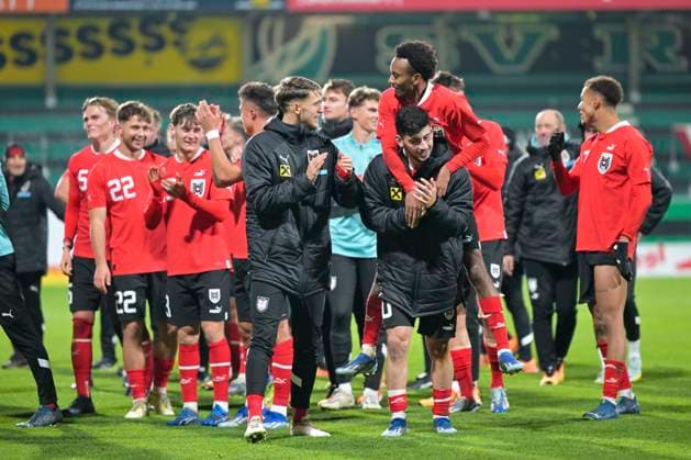 SOCCER - UEFA U21, U 21 EURO quali, AUT vs FRA RIED,AUSTRIA,17.NOV.23 - SOCCER - UEFA European Under-21 Championship 2025, qualifiers, OEFB international match, Länderspiel, Nationalmannschaft Austria vs France. Image shows the rejoicing of team AUT.  GEPAxpictures xChristianxMoser
