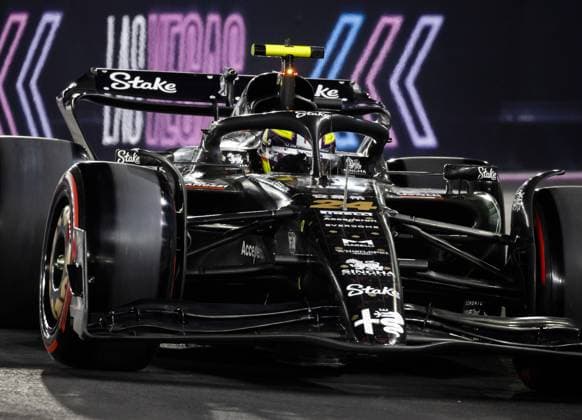 LAS VEGAS - Zhou Guanyu (Alfa Romeo) during qualifying prior to the Las Vegas Formula 1 Grand Prix at the Las Vegas Strip Circuit in Nevada. ANP SEM VAN DER WAL F1 Grand Prix of Las Vegas - Qualifying 2022 23 xVIxANPxSportx xxANPxIVx 484162421 originalFilename: 484162421.jpg
